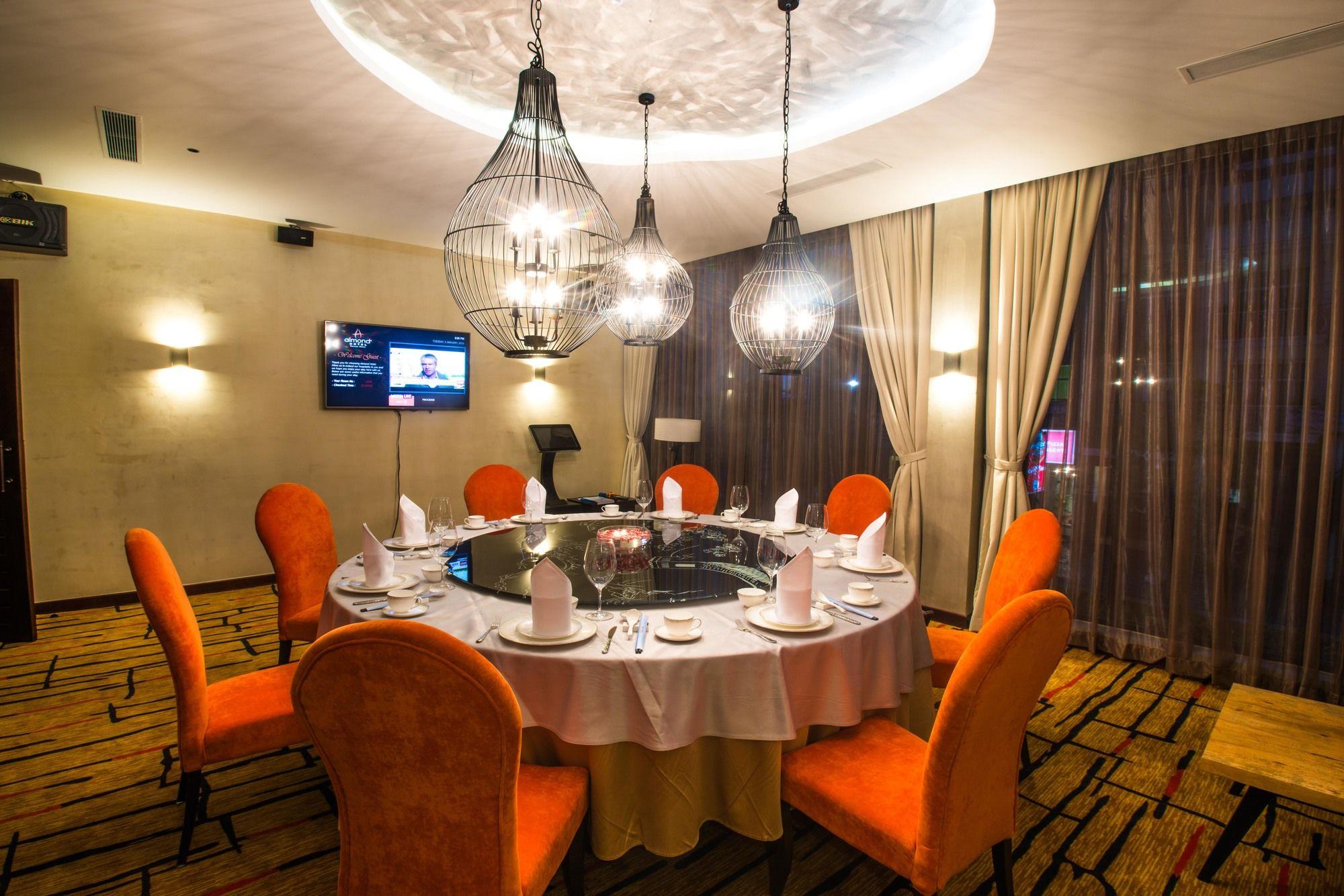 Almond Hotel Bassac River Phnom Penh Dış mekan fotoğraf