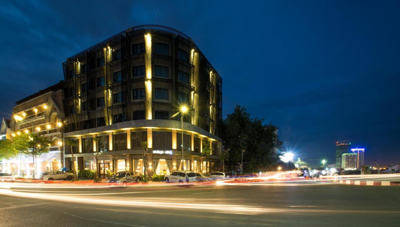 Almond Hotel Bassac River Phnom Penh Dış mekan fotoğraf