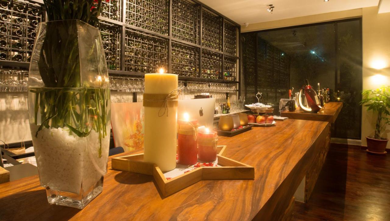 Almond Hotel Bassac River Phnom Penh Dış mekan fotoğraf