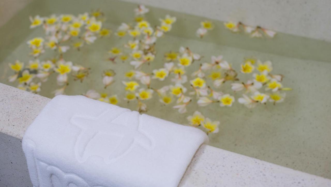 Almond Hotel Bassac River Phnom Penh Dış mekan fotoğraf