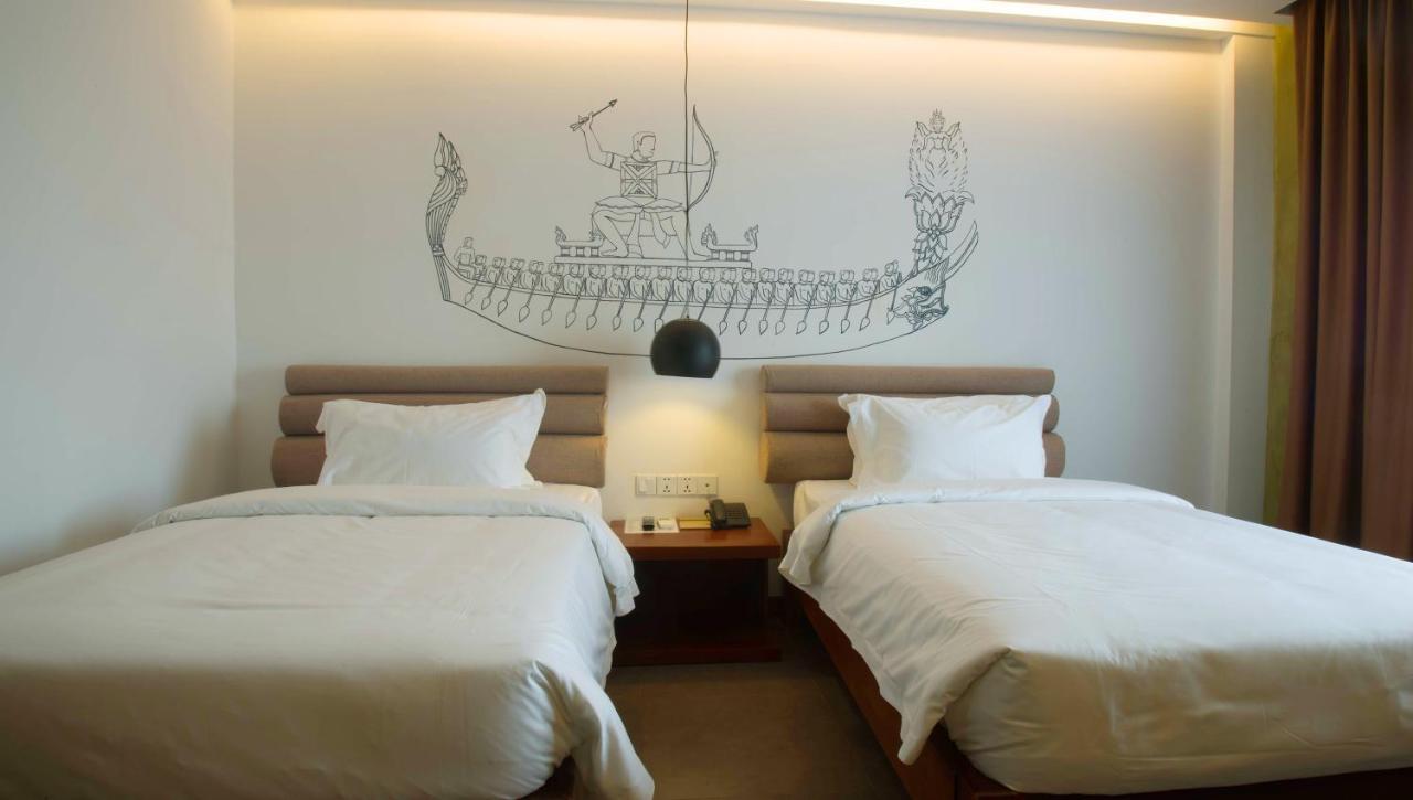 Almond Hotel Bassac River Phnom Penh Dış mekan fotoğraf