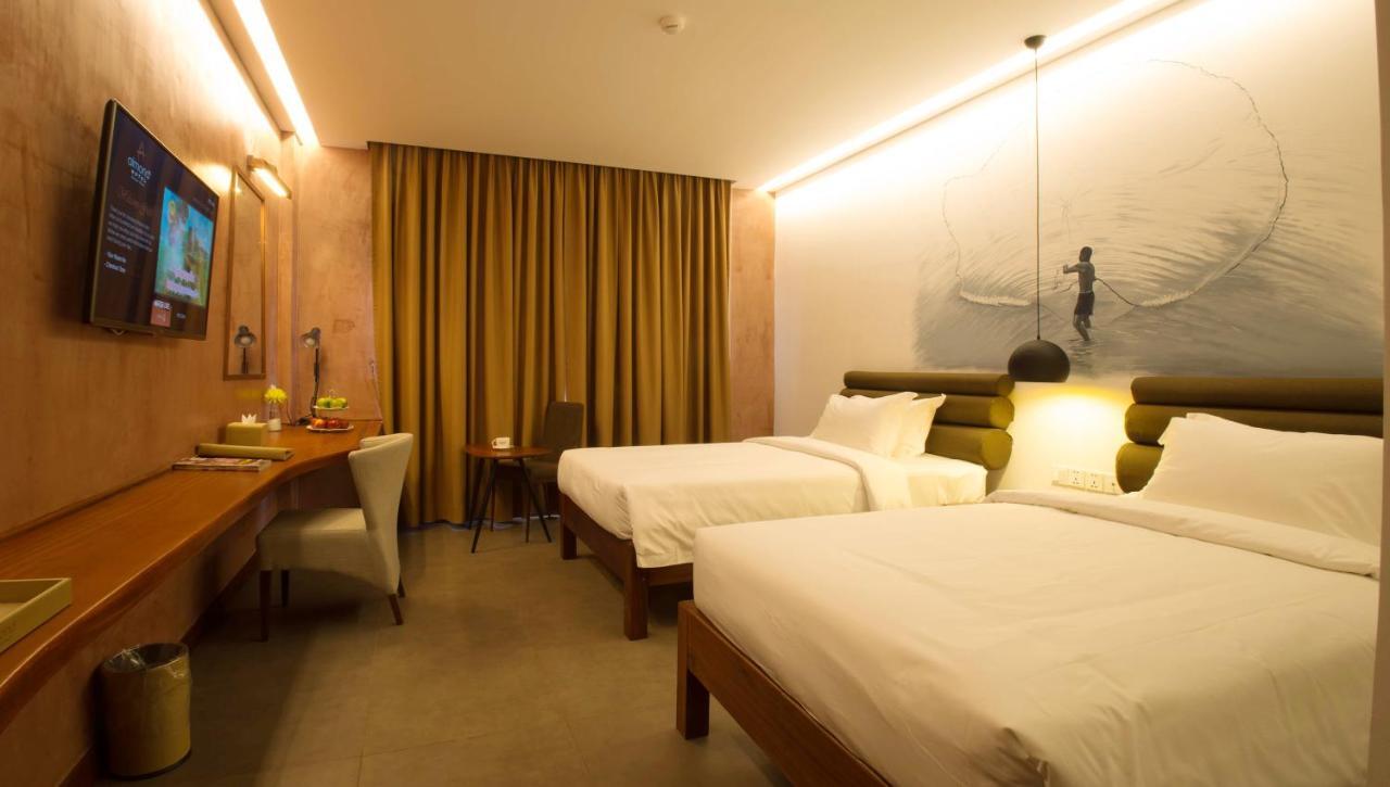 Almond Hotel Bassac River Phnom Penh Dış mekan fotoğraf