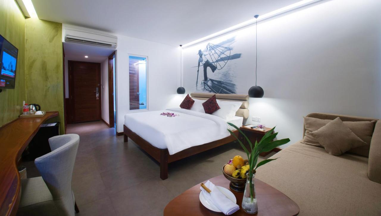 Almond Hotel Bassac River Phnom Penh Dış mekan fotoğraf