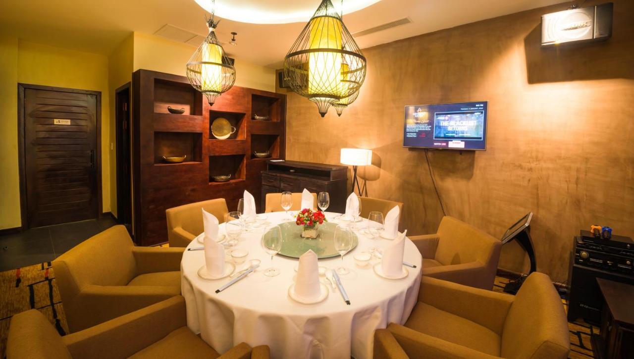 Almond Hotel Bassac River Phnom Penh Dış mekan fotoğraf